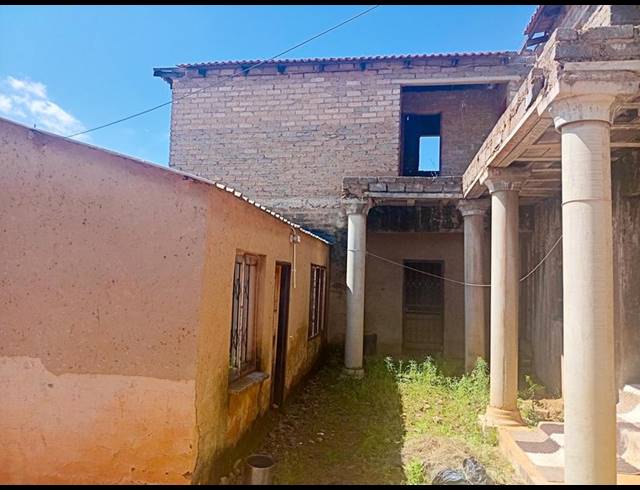 10 BEDROOM HOUSE FOR SALE IN LEHAE